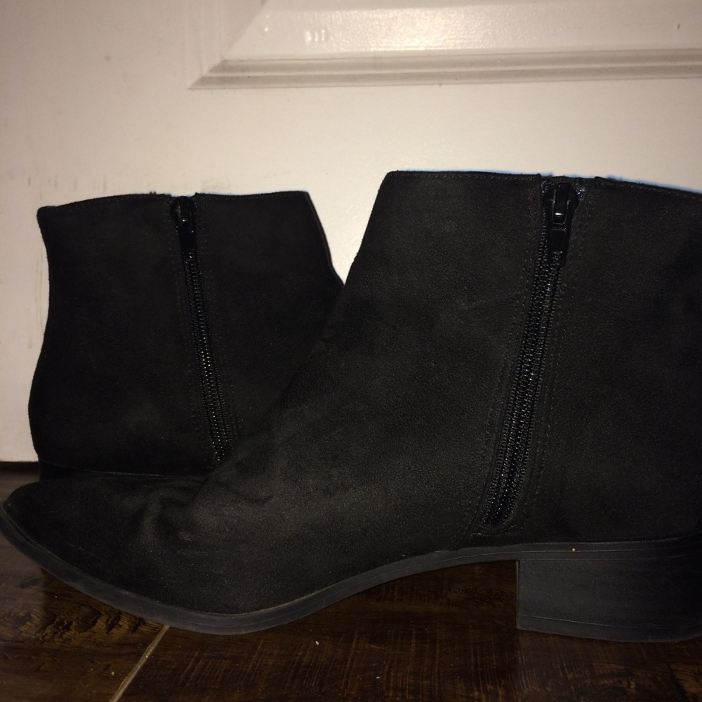 Ankle Boot - Picture 6 of 7
